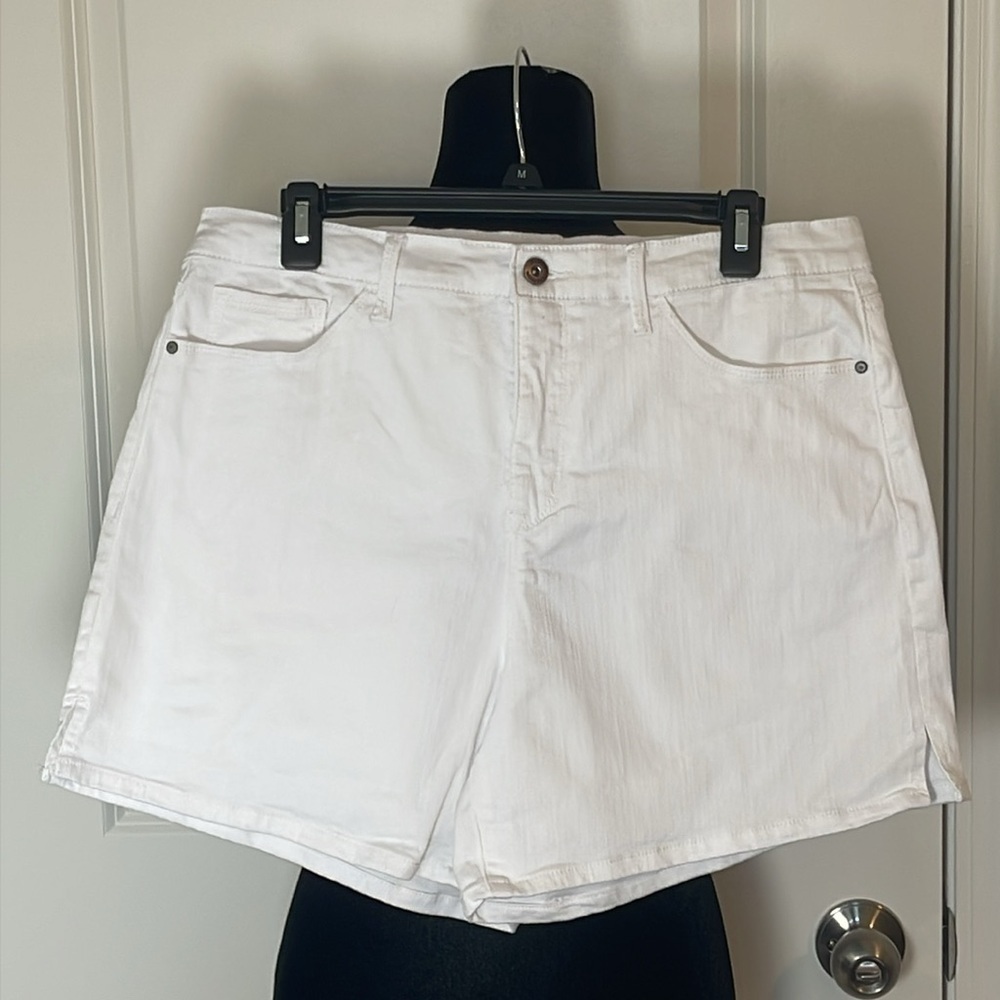 Jessica Simpson Women's White High Rise Side Slit Short - Size 12 NWOT